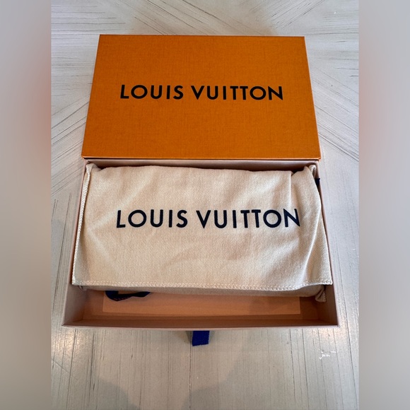 👜 AUTHENTIC LV 👜 Emilie Wallet Damier Azur Canvas w/ Rose Ballerine Interior - Picture 6 of 16